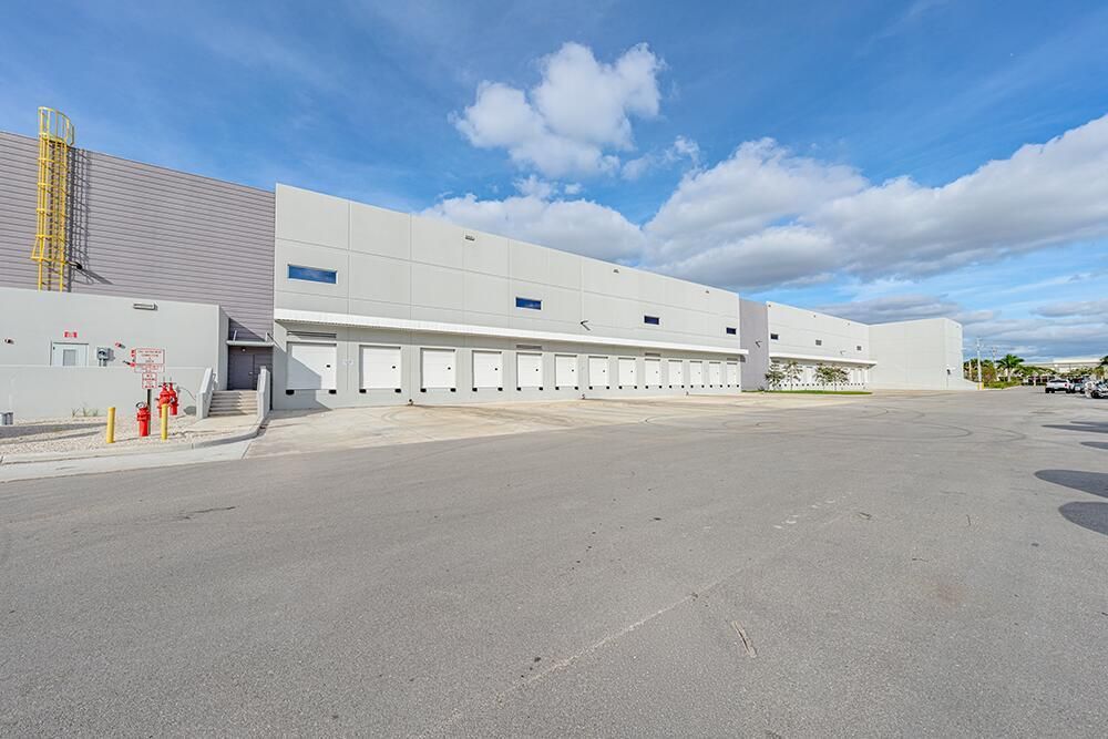 Exterior_12000NW39St_CS_29