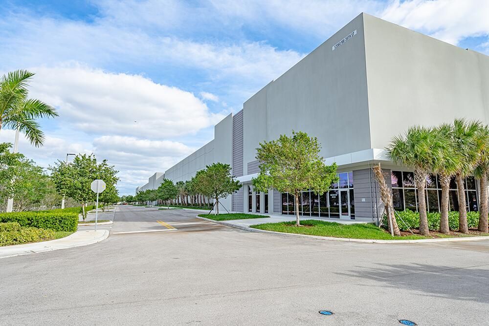 Exterior_12000NW39St_CS_19
