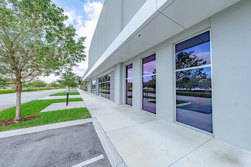 Exterior_12000NW39St_CS_11