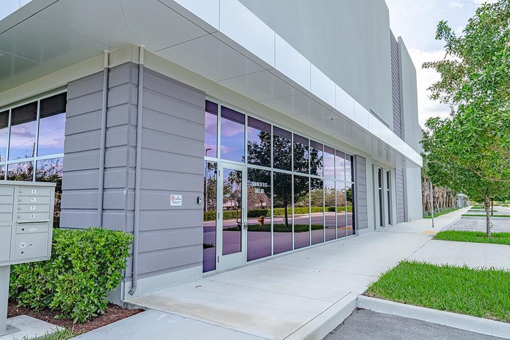 Exterior_12000NW39St_CS_4