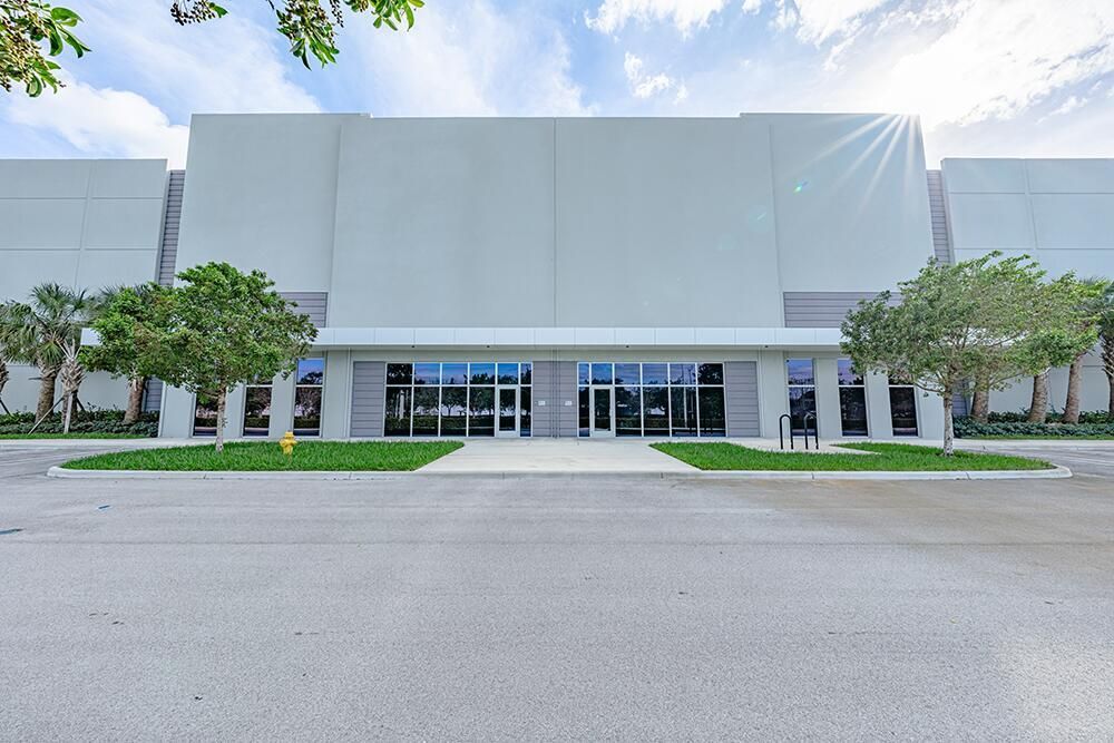 Exterior_12000NW39St_CS_10
