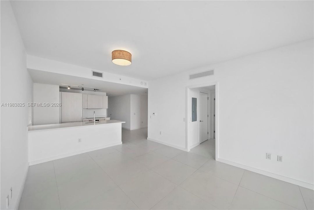 En Venta: $825,000 (2 camas, 2 baños, 1141 Pies cuadrados)