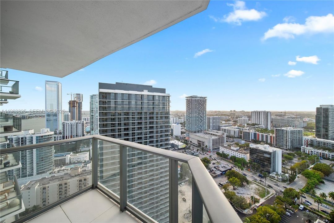 En Venta: $825,000 (2 camas, 2 baños, 1141 Pies cuadrados)