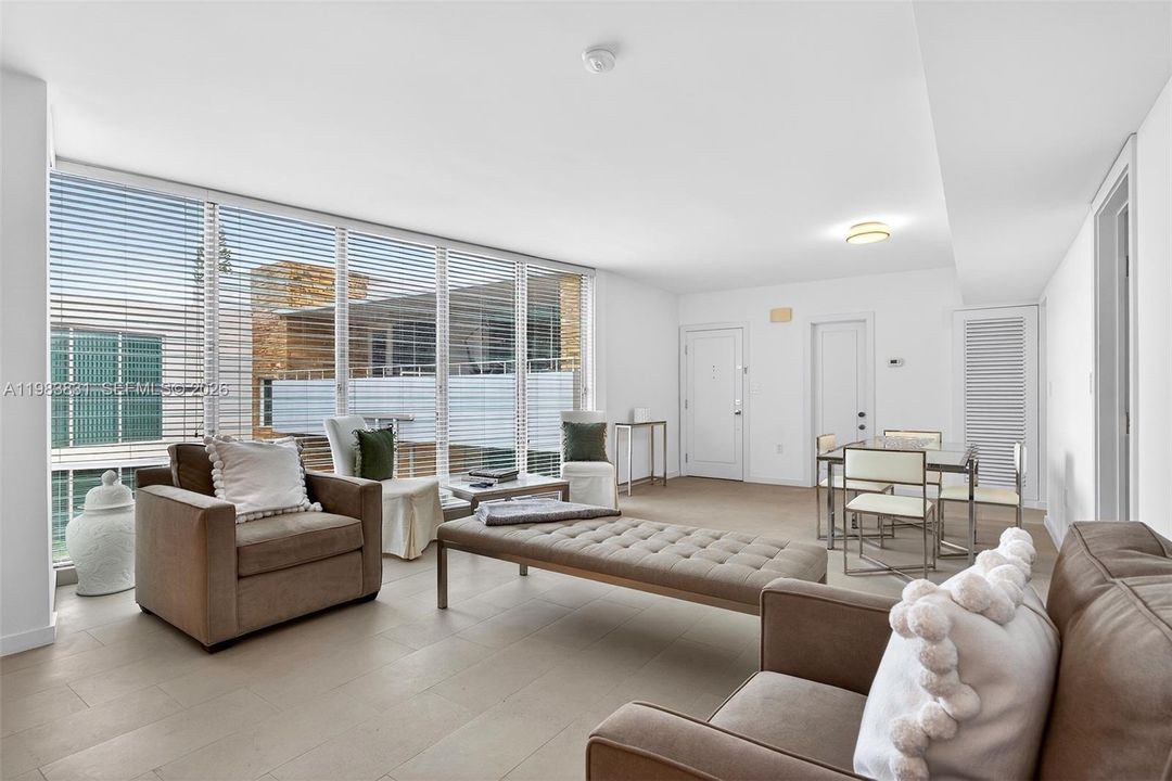 For Sale: $475,000 (1 beds, 1 baths, 800 Square Feet)