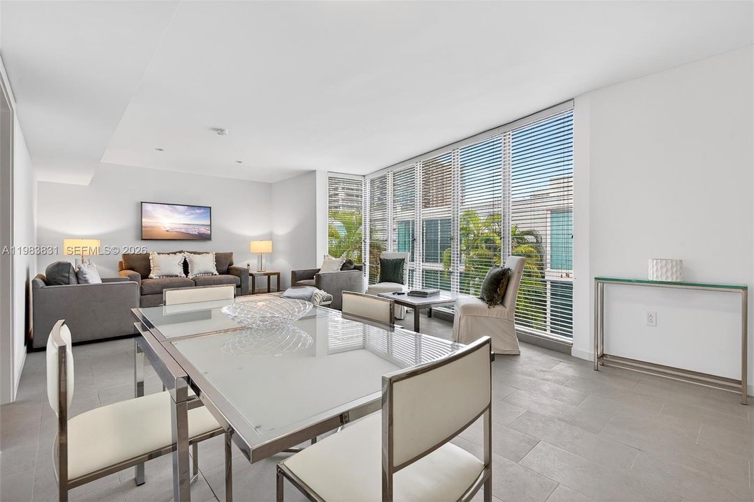 For Sale: $475,000 (1 beds, 1 baths, 800 Square Feet)