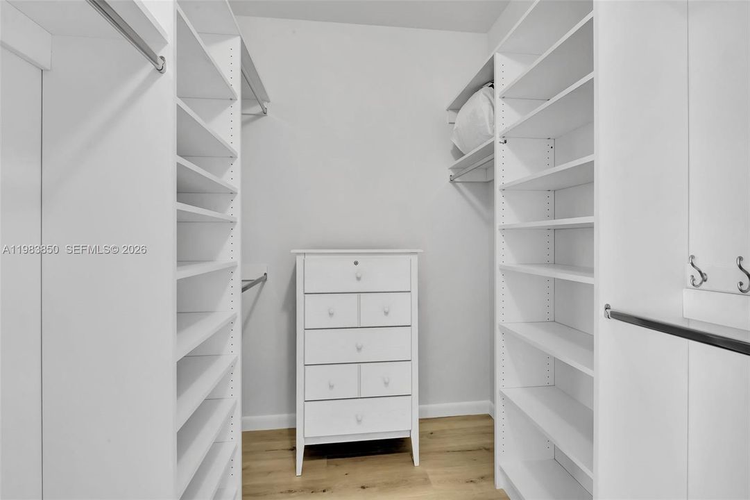 For Sale: $1,150,000 (2 beds, 2 baths, 1440 Square Feet)