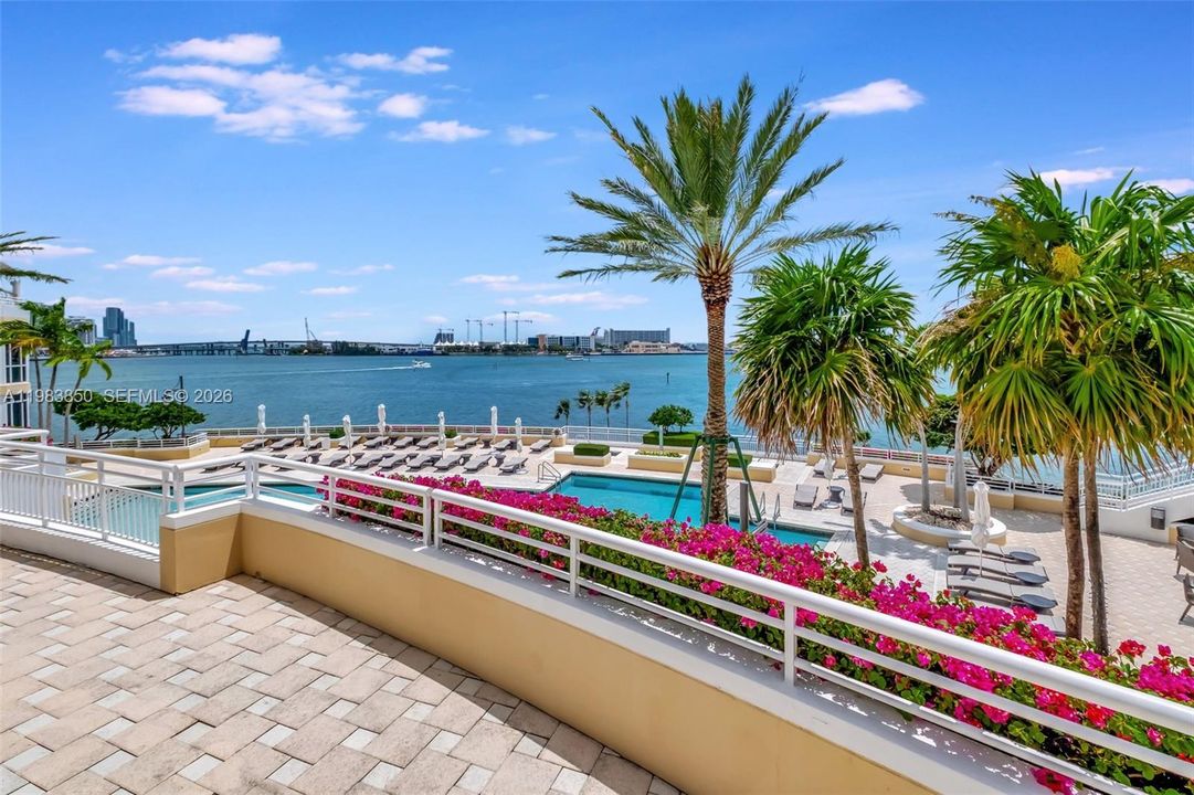 For Sale: $1,150,000 (2 beds, 2 baths, 1440 Square Feet)