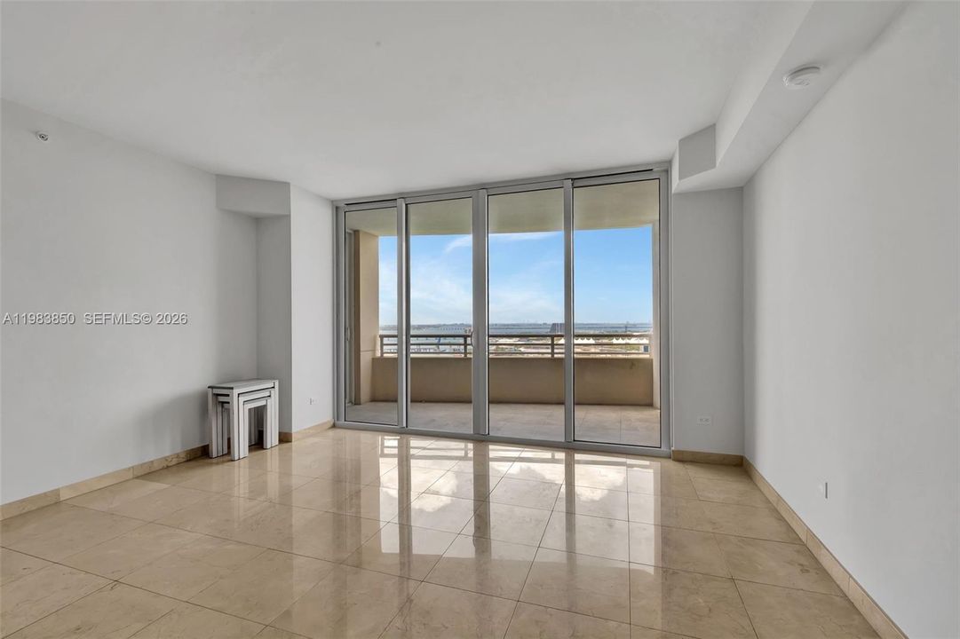 For Sale: $1,150,000 (2 beds, 2 baths, 1440 Square Feet)