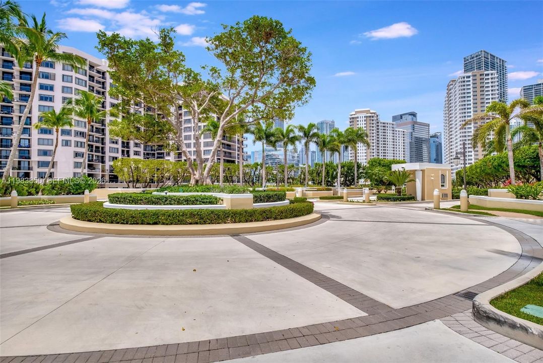 For Sale: $1,150,000 (2 beds, 2 baths, 1440 Square Feet)