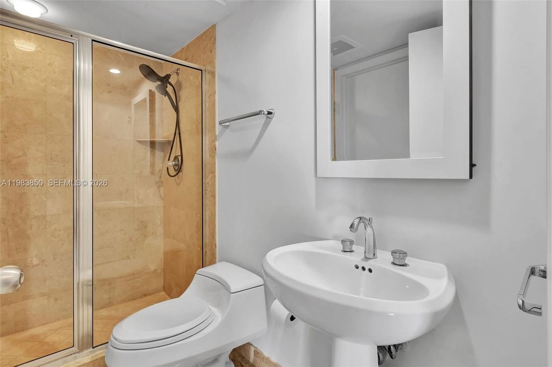 For Sale: $1,150,000 (2 beds, 2 baths, 1440 Square Feet)
