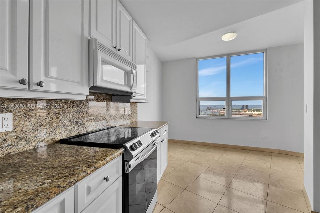 For Sale: $1,150,000 (2 beds, 2 baths, 1440 Square Feet)