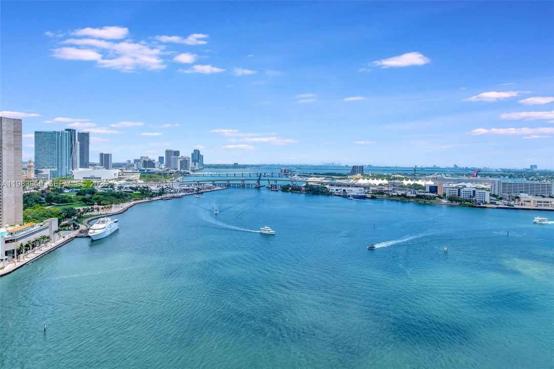 For Sale: $1,150,000 (2 beds, 2 baths, 1440 Square Feet)