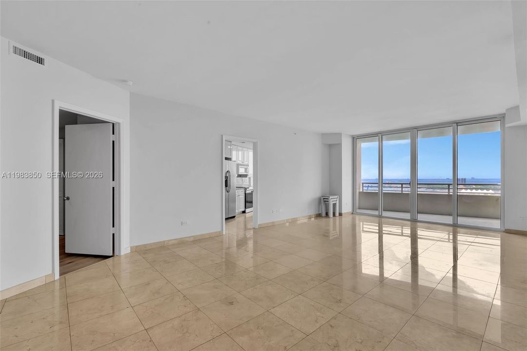 For Sale: $1,150,000 (2 beds, 2 baths, 1440 Square Feet)