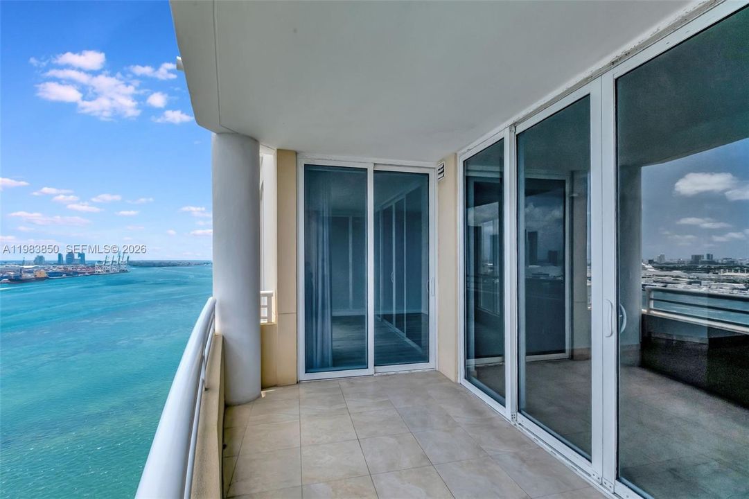 For Sale: $1,150,000 (2 beds, 2 baths, 1440 Square Feet)
