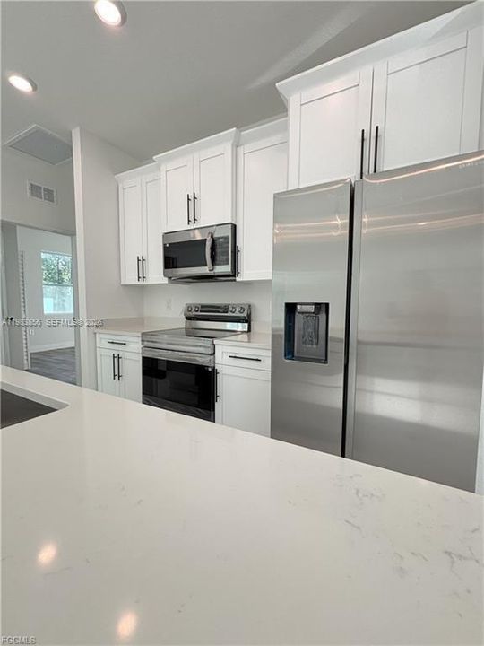 Vendido Recientemente: $284,900 (3 camas, 2 baños, 1406 Pies cuadrados)