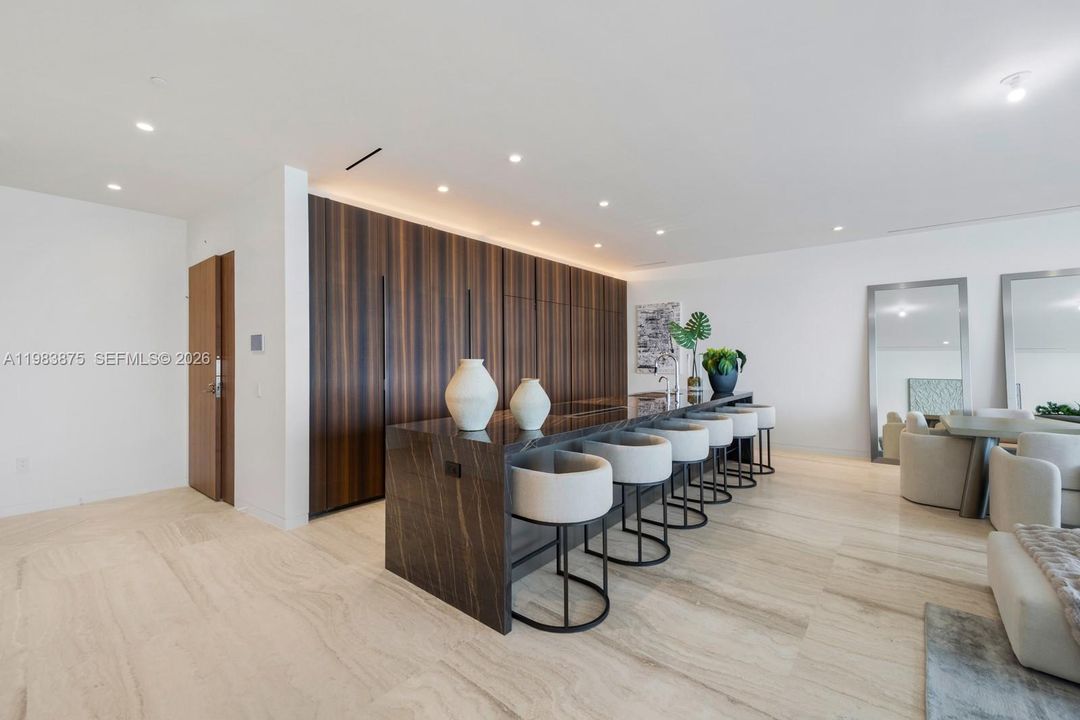 For Sale: $6,900,000 (3 beds, 3 baths, 2608 Square Feet)