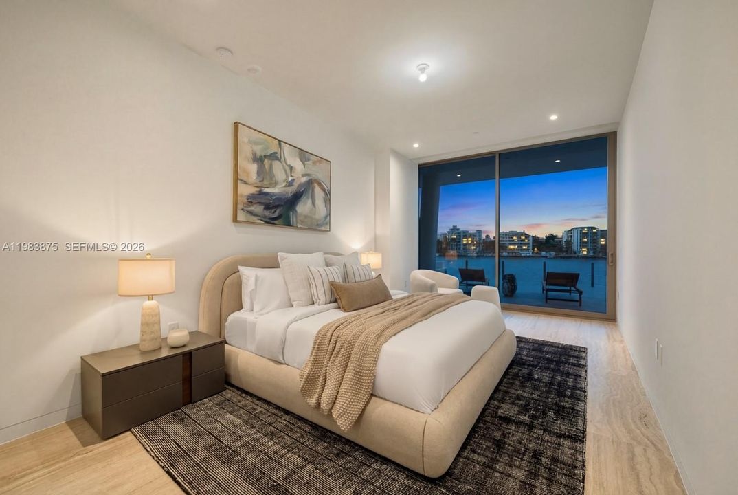 For Sale: $6,900,000 (3 beds, 3 baths, 2608 Square Feet)