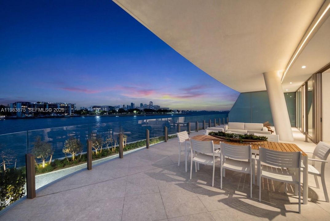 For Sale: $6,900,000 (3 beds, 3 baths, 2608 Square Feet)