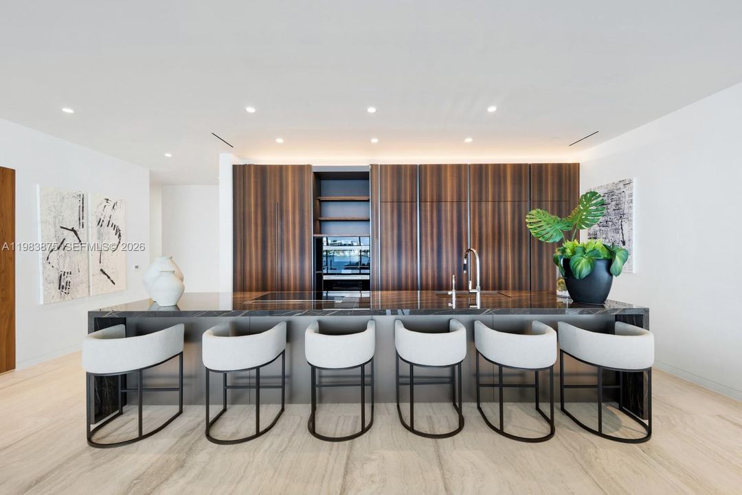 For Sale: $6,900,000 (3 beds, 3 baths, 2608 Square Feet)