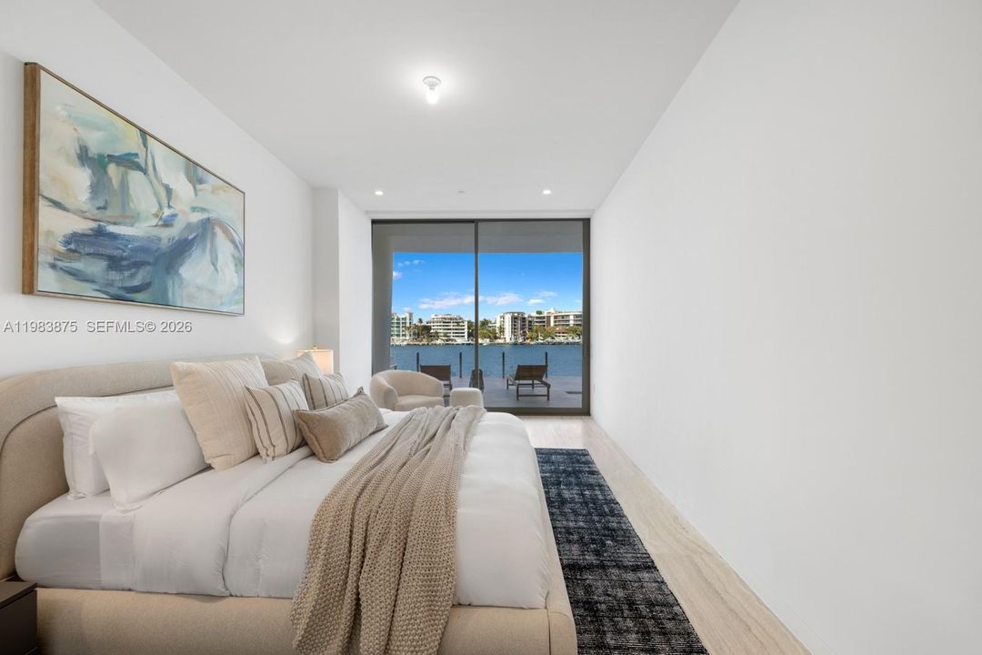 For Sale: $6,900,000 (3 beds, 3 baths, 2608 Square Feet)