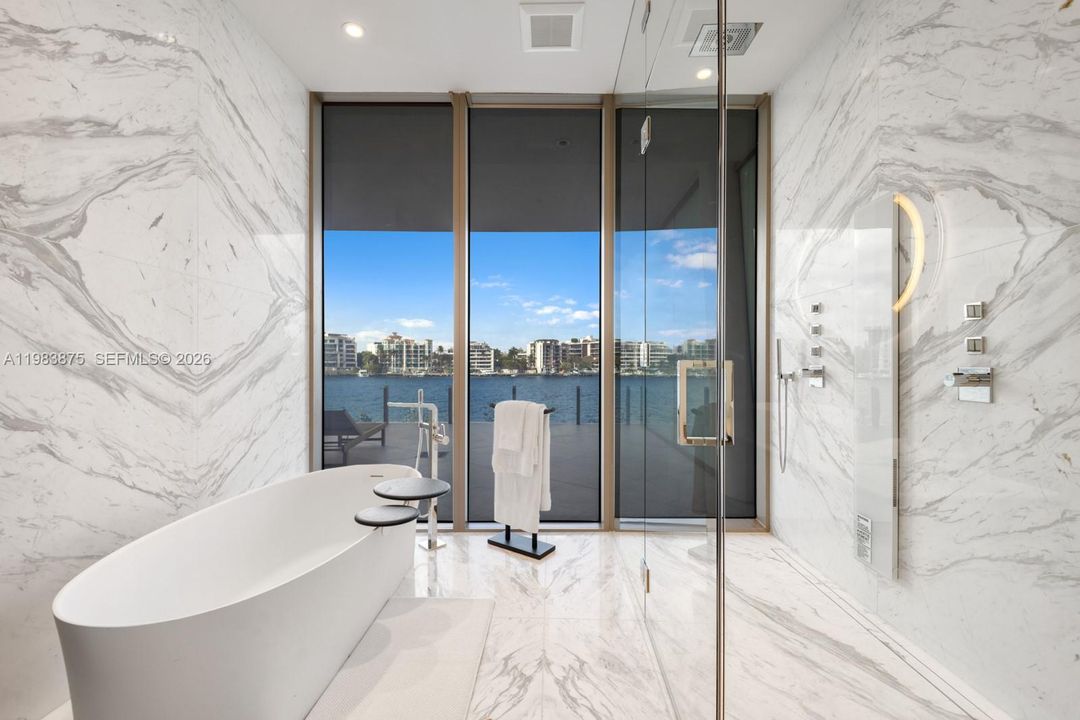 For Sale: $6,900,000 (3 beds, 3 baths, 2608 Square Feet)