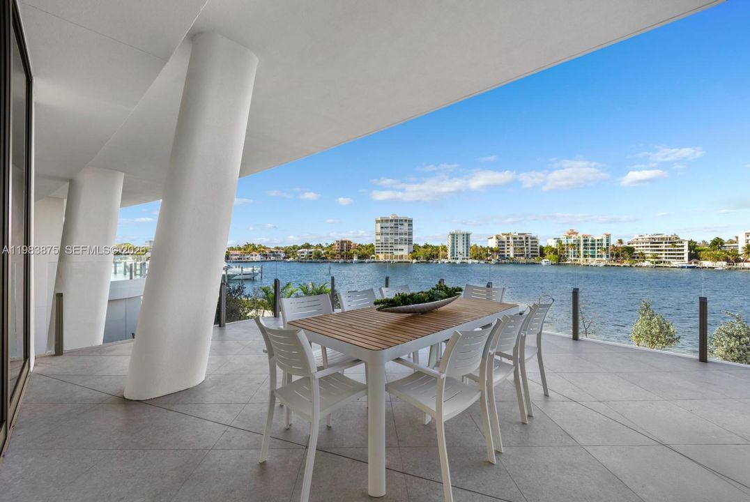 For Sale: $6,900,000 (3 beds, 3 baths, 2608 Square Feet)