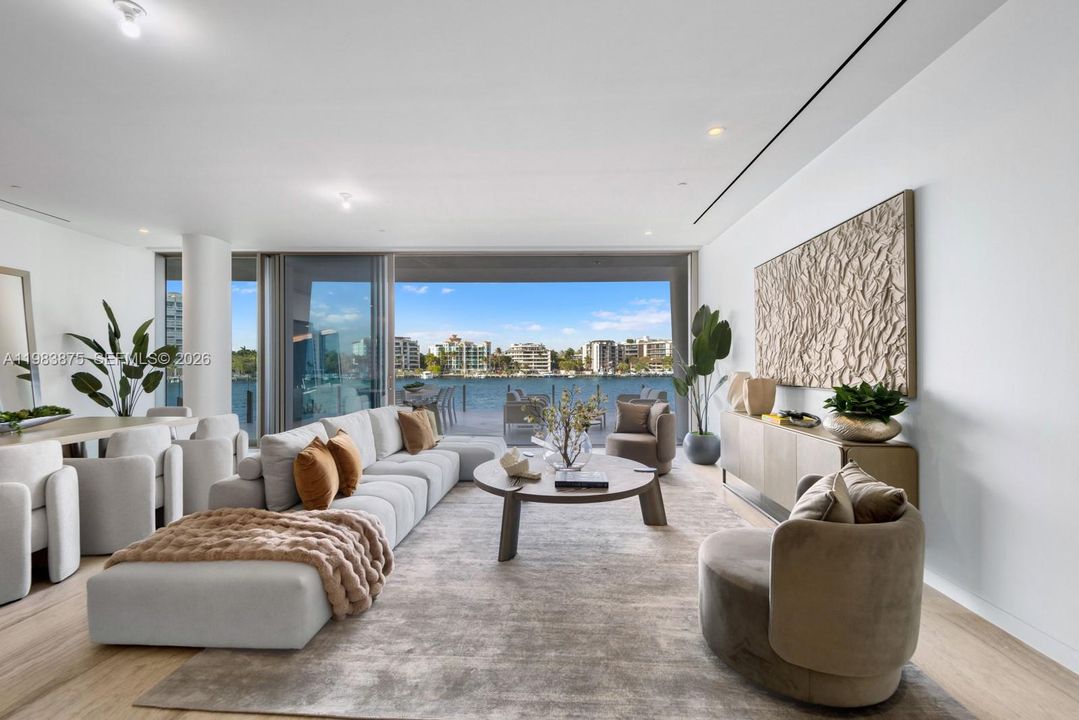 For Sale: $6,900,000 (3 beds, 3 baths, 2608 Square Feet)