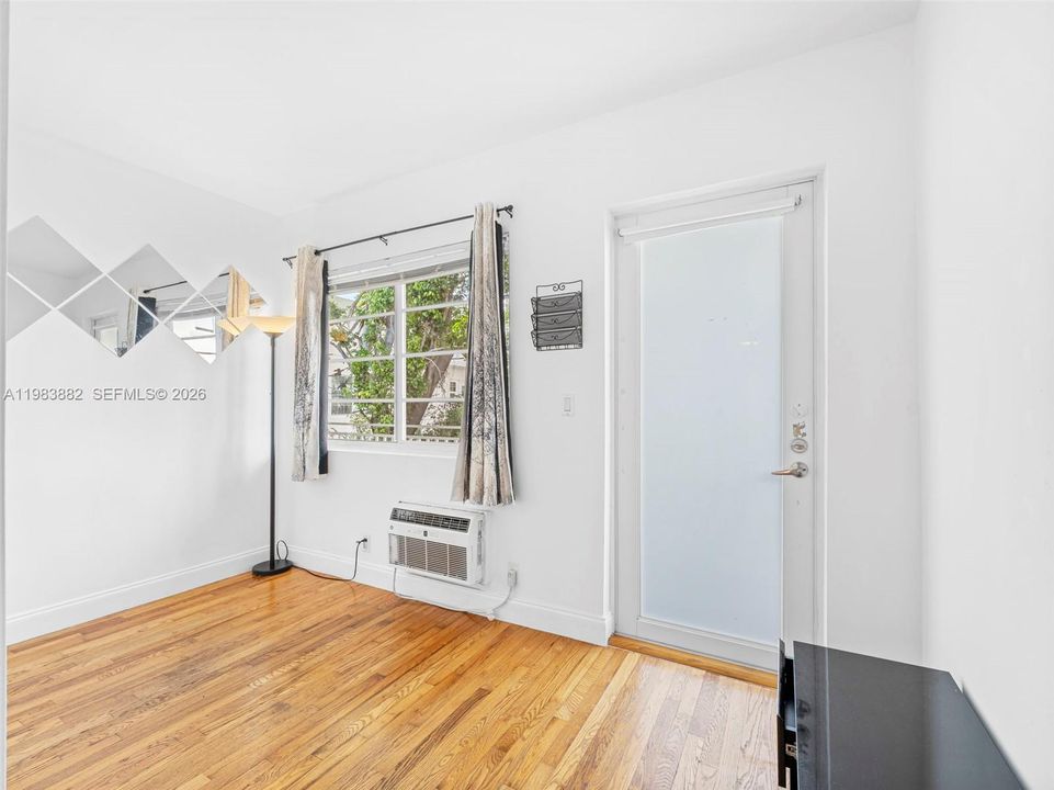 En Venta: $199,999 (0 camas, 1 baños, 430 Pies cuadrados)