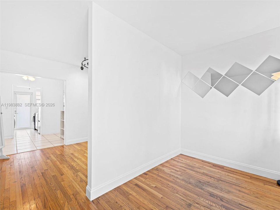 En Venta: $199,999 (0 camas, 1 baños, 430 Pies cuadrados)