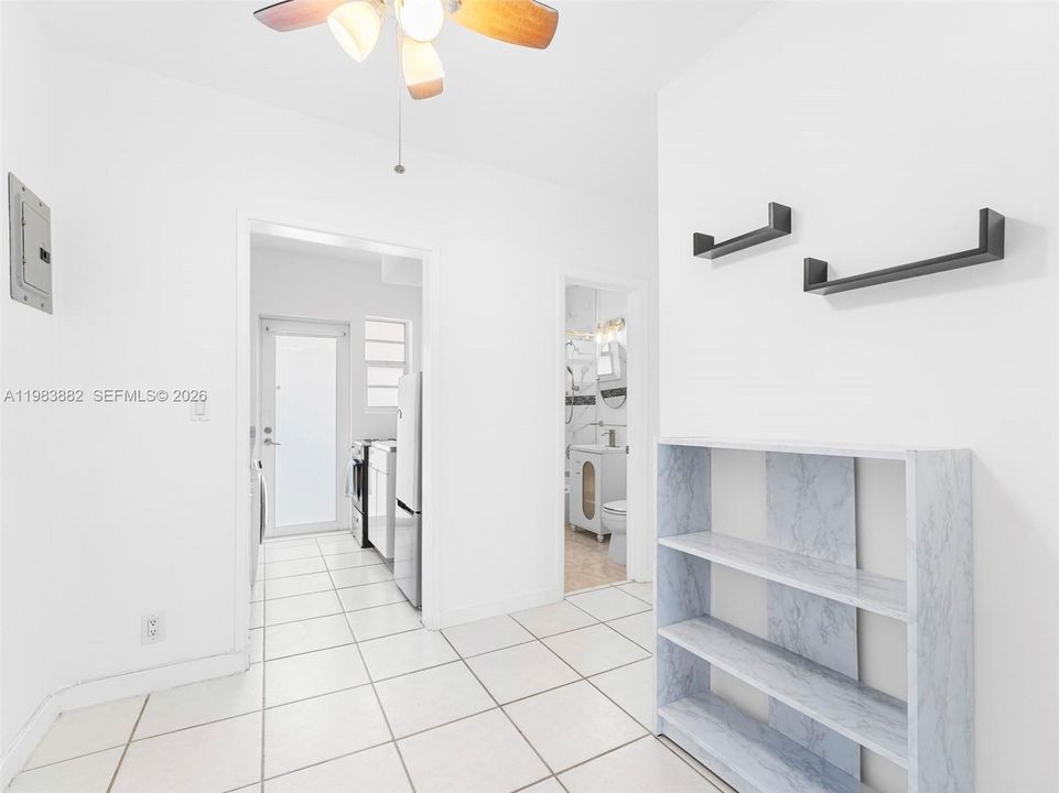 En Venta: $199,999 (0 camas, 1 baños, 430 Pies cuadrados)
