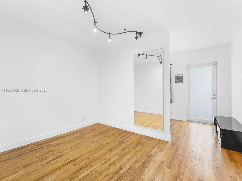 En Venta: $199,999 (0 camas, 1 baños, 430 Pies cuadrados)
