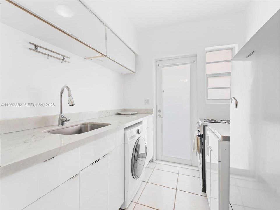 En Venta: $199,999 (0 camas, 1 baños, 430 Pies cuadrados)