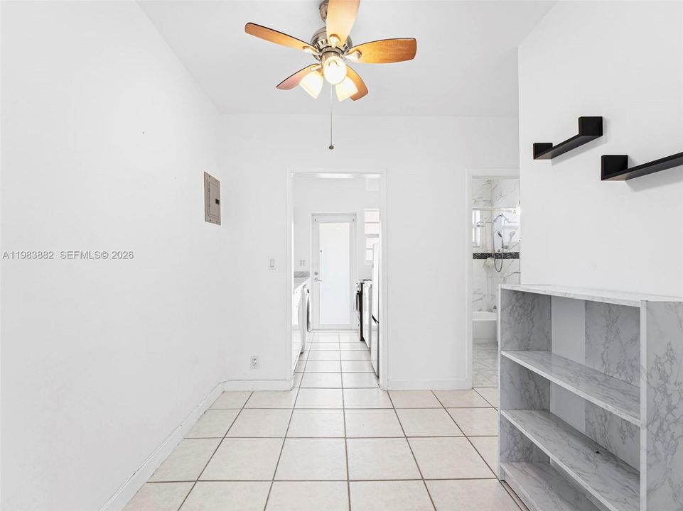 En Venta: $199,999 (0 camas, 1 baños, 430 Pies cuadrados)