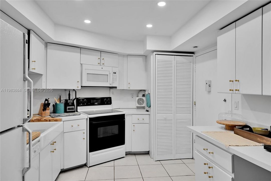 Recientemente alquilado: $3,950 (1 camas, 1 baños, 1114 Pies cuadrados)