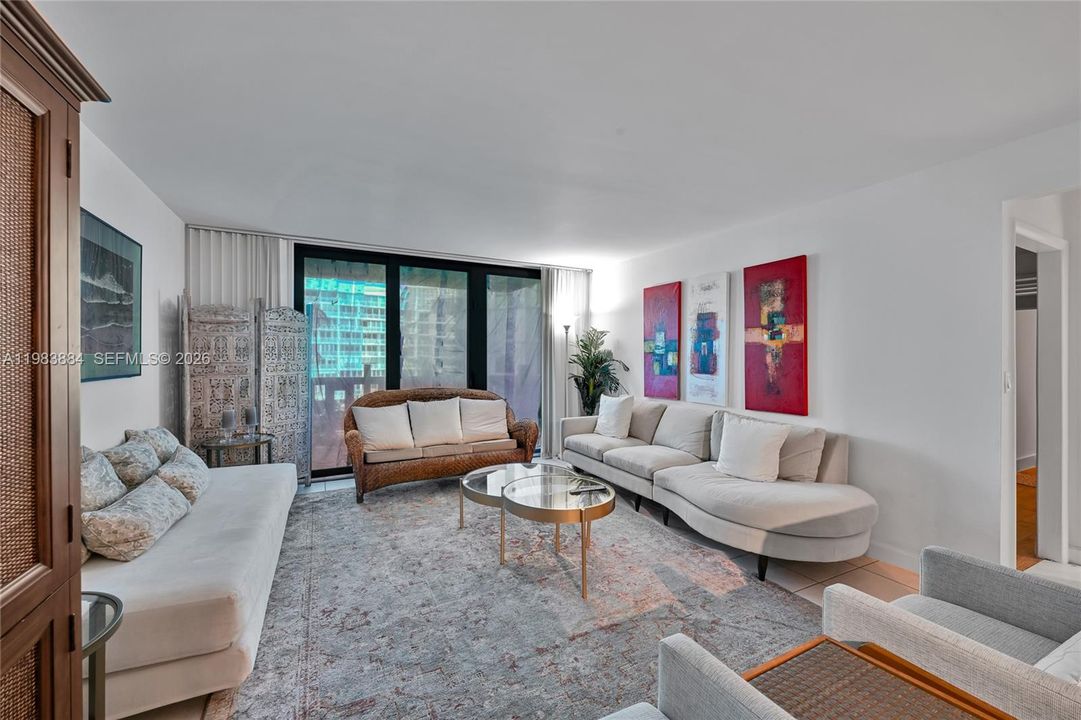 Recientemente alquilado: $3,950 (1 camas, 1 baños, 1114 Pies cuadrados)