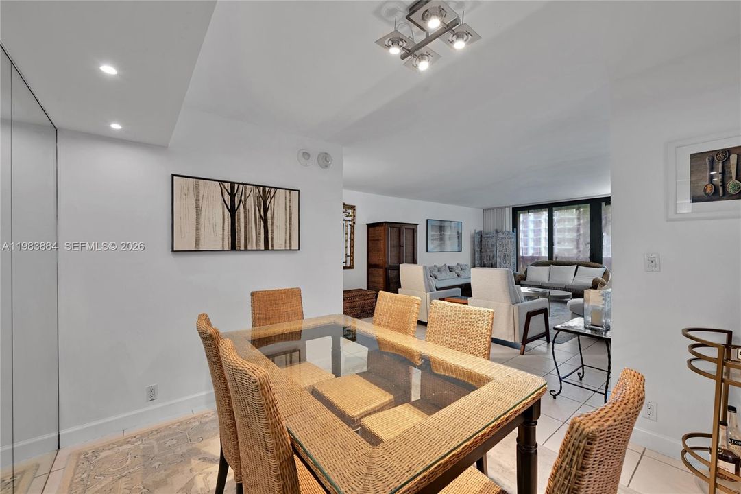 Recientemente alquilado: $3,950 (1 camas, 1 baños, 1114 Pies cuadrados)