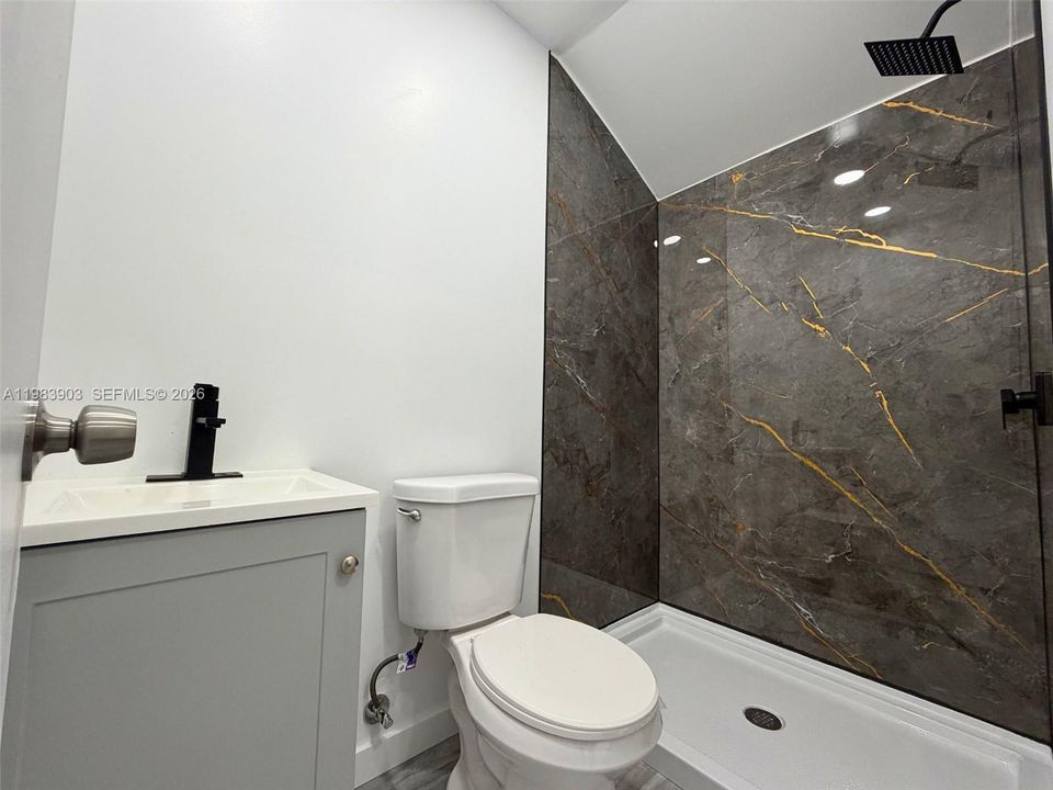 В аренду: $1,400 (0 спален, 1 ванн, 200 Квадратных фут)