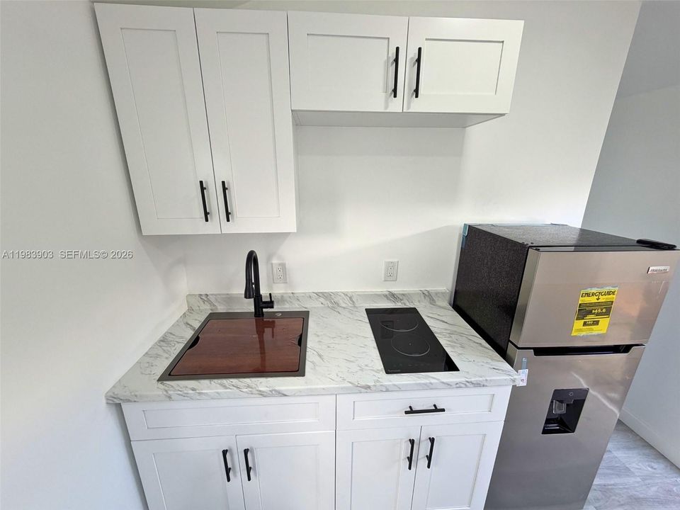 В аренду: $1,400 (0 спален, 1 ванн, 200 Квадратных фут)