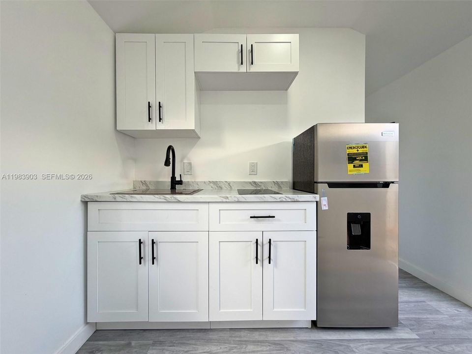 В аренду: $1,400 (0 спален, 1 ванн, 200 Квадратных фут)