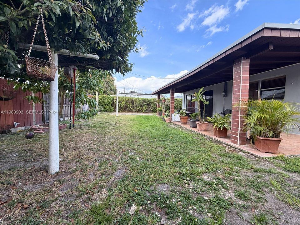 В аренду: $1,400 (0 спален, 1 ванн, 200 Квадратных фут)