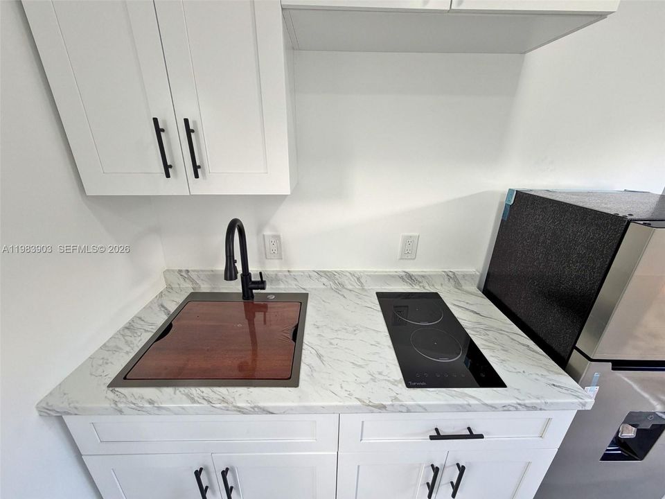 В аренду: $1,400 (0 спален, 1 ванн, 200 Квадратных фут)