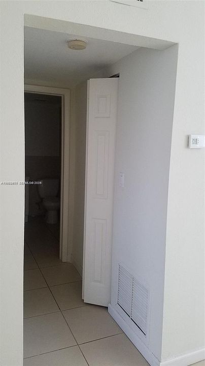 For Sale: $139,000 (1 beds, 1 baths, 714 Square Feet)