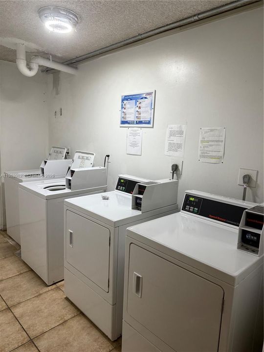 Activo con contrato: $239,000 (2 camas, 2 baños, 960 Pies cuadrados)