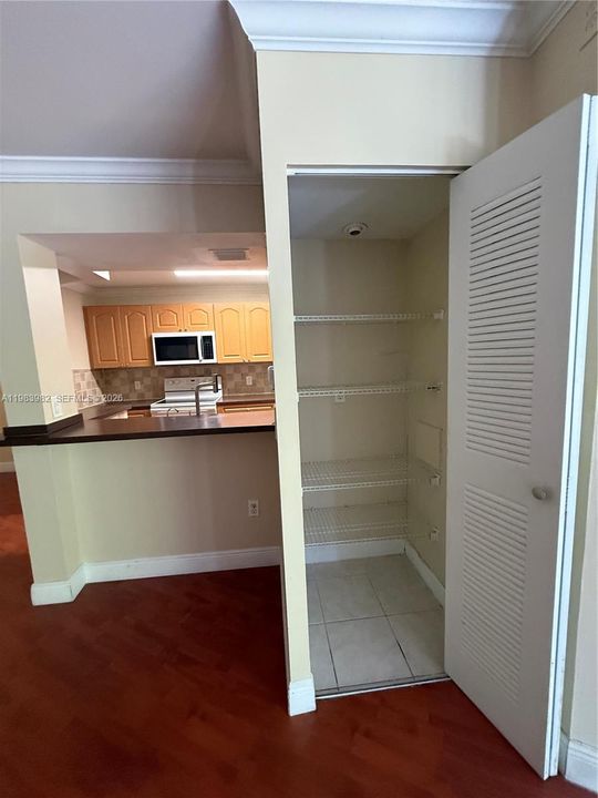 Activo con contrato: $239,000 (2 camas, 2 baños, 960 Pies cuadrados)