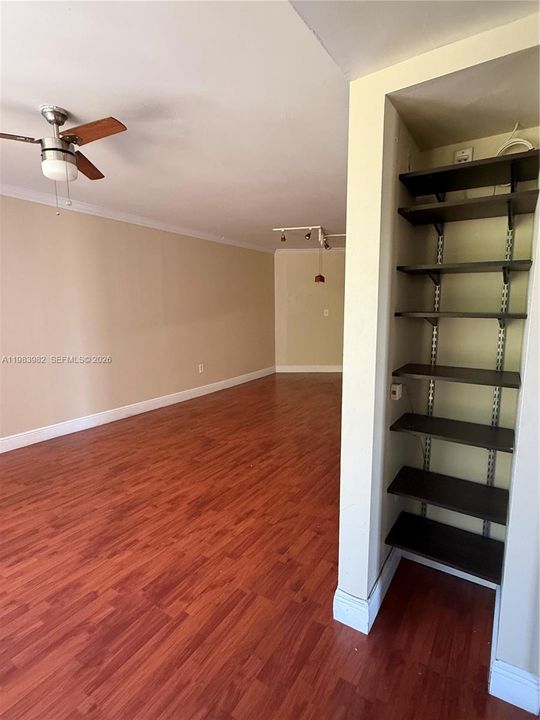 Activo con contrato: $239,000 (2 camas, 2 baños, 960 Pies cuadrados)