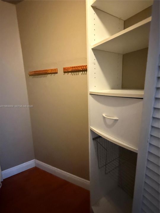 Activo con contrato: $239,000 (2 camas, 2 baños, 960 Pies cuadrados)