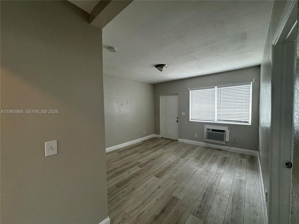 В аренду: $1,750 (2 спален, 1 ванн, 905 Квадратных фут)