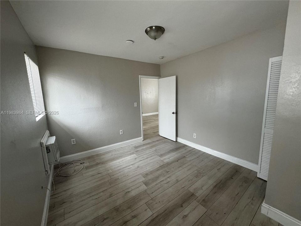 В аренду: $1,750 (2 спален, 1 ванн, 905 Квадратных фут)