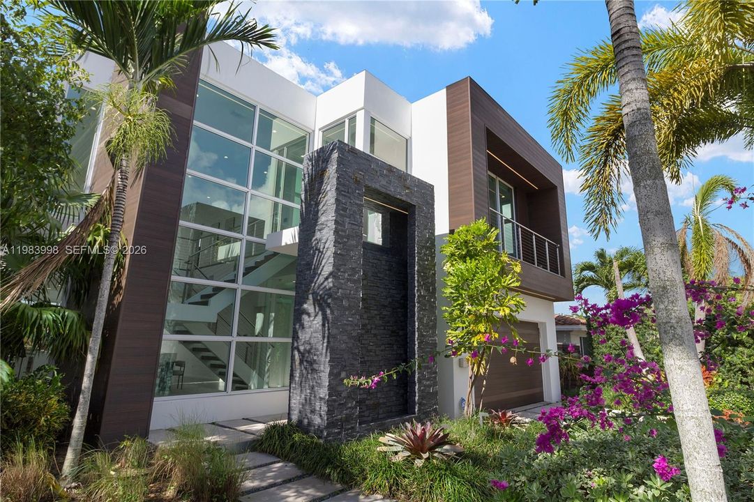 En Venta: $3,199,000 (4 camas, 3 baños, 3804 Pies cuadrados)