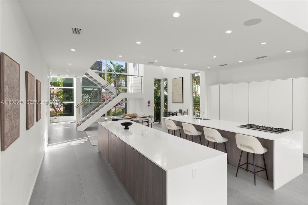 En Venta: $3,199,000 (4 camas, 3 baños, 3804 Pies cuadrados)